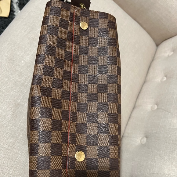 Used LV mens bag (good as new) only used twice.. - Picture 5 of 11